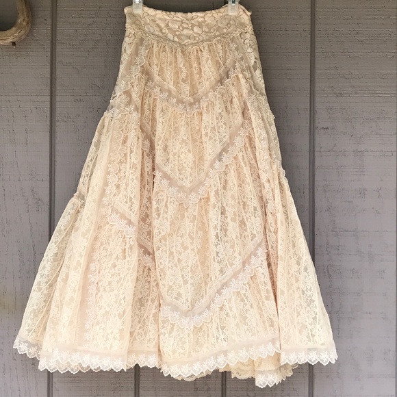 Free People Dresses & Skirts - FREE PEOPLE tiered peach lace maxi skirt XS